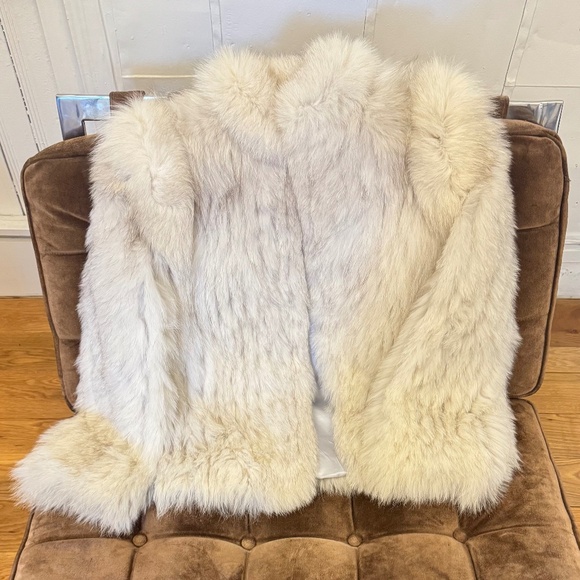 Avanti Thalhimer's /Saga Blue Fox Fur Grey White - Picture 1 of 11